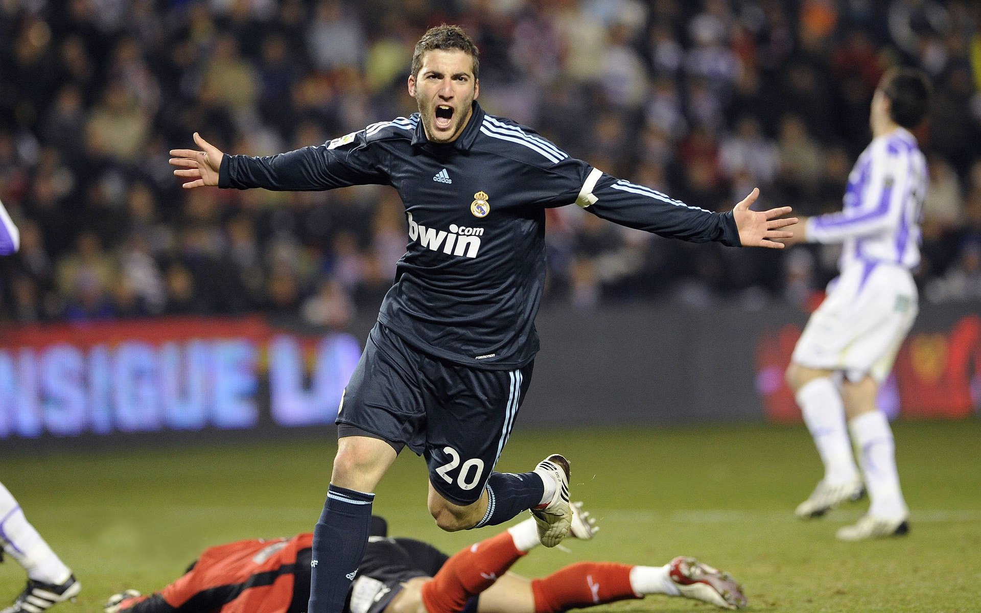 关键比赛！意甲争冠势如破竹，战况胶着，意甲比赛集锦